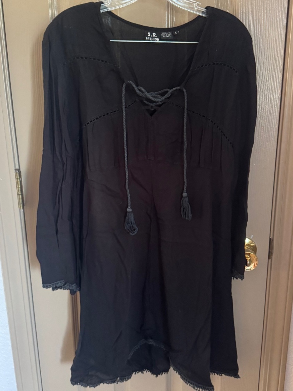 S.R. Fashion lace front black tunic Sz L